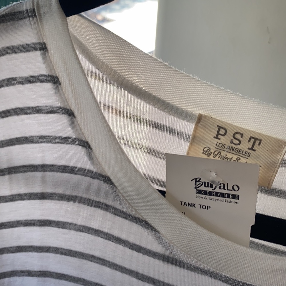 🖤🤍PST Tank 🤍🖤 - Picture 3 of 8